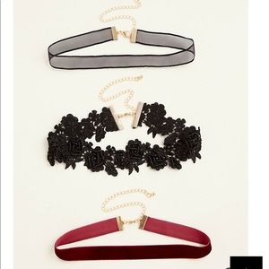 Torrid Beaded Rosette Velvet Choker Set